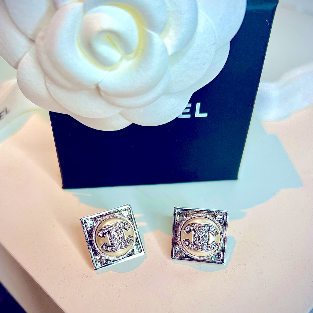 Chanel Pearl Baugette Crystal Cc Square Silver White Earrings